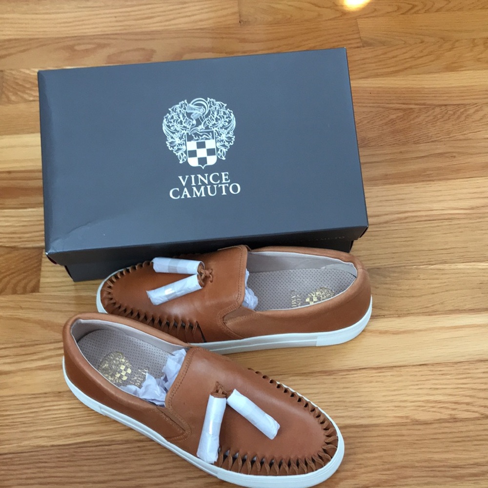 Vince Camuto sz 10 tassle platform loafer